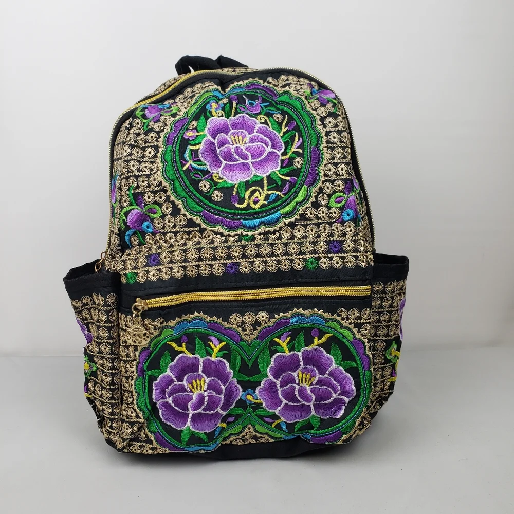 Embroidered floral Mexican Backpack NEW/ mochila Mexicana bordada a mano nueva‎